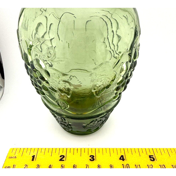 VTG MCM Green Glass Wine Decanter Embossed Grapes Vines Leaves and Stopper - Picture 7 of 8